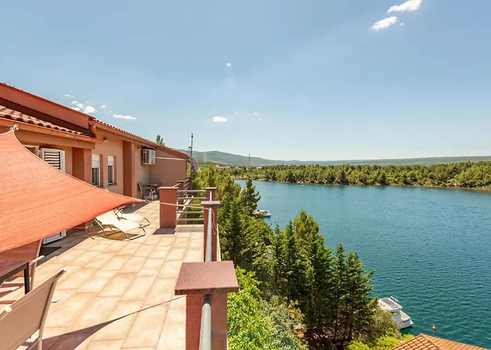 Amazing In With House Sea View Апартаменты *